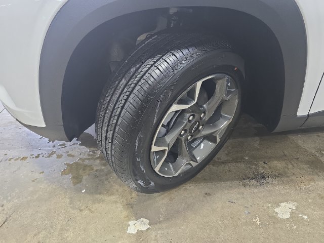New 2026 Chevrolet Trax LT w/ Driver Confidence Package FWD image 32
