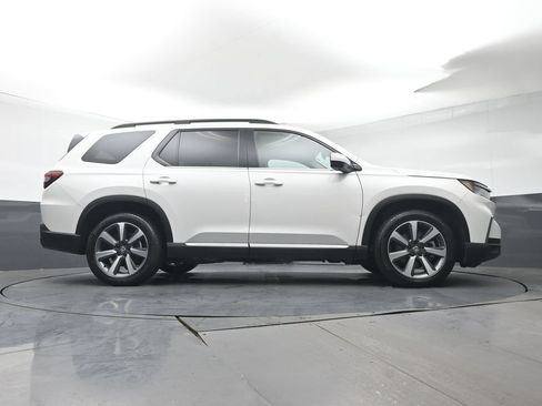 Used 2023 Honda Pilot Elite image 37
