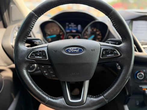 Used 2017 Ford Escape Titanium FWD image 25