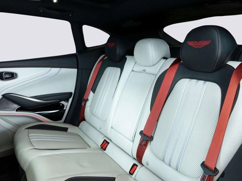 Used 2025 Aston Martin DBX 707 image 43