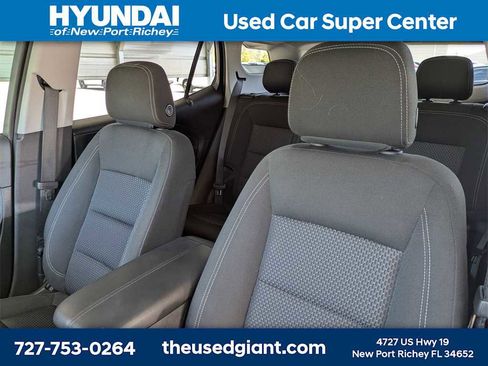 Used 2022 GMC Terrain SLE w/ Driver Convenience Package image 7