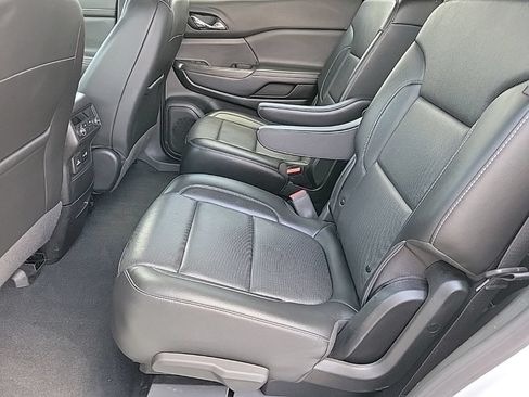 Used 2023 GMC Acadia SLT FWD image 14
