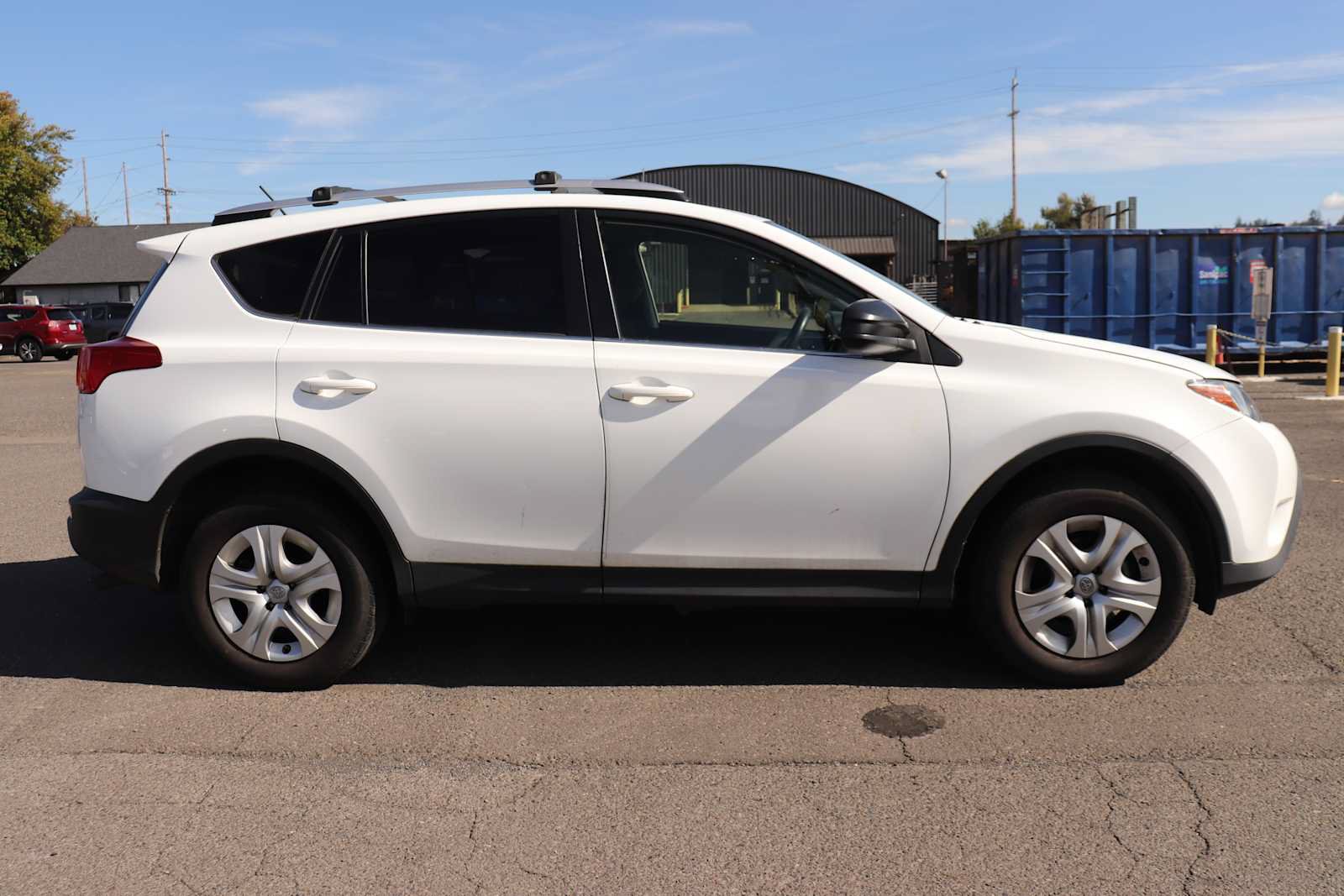Used 2015 Toyota RAV4 LE AWD/4WD image 4