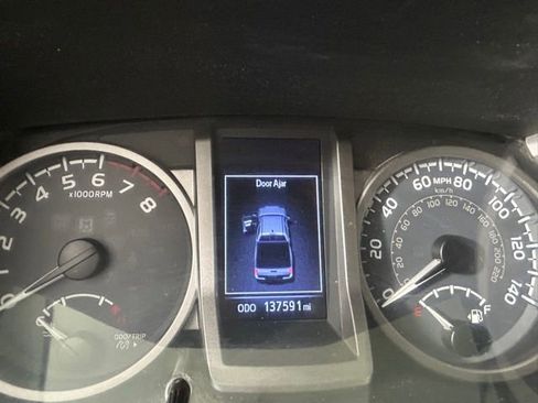 Used 2016 Toyota Tacoma SR5 w/ SR5 Appearance Package (SN) image 24