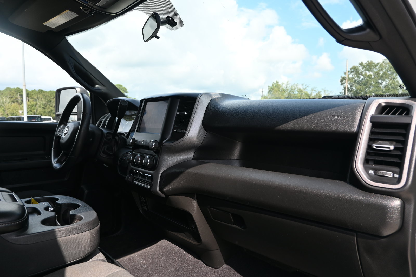 Used 2024 RAM 3500 Tradesman w/ Chrome Appearance Group AWD/4WD image 28
