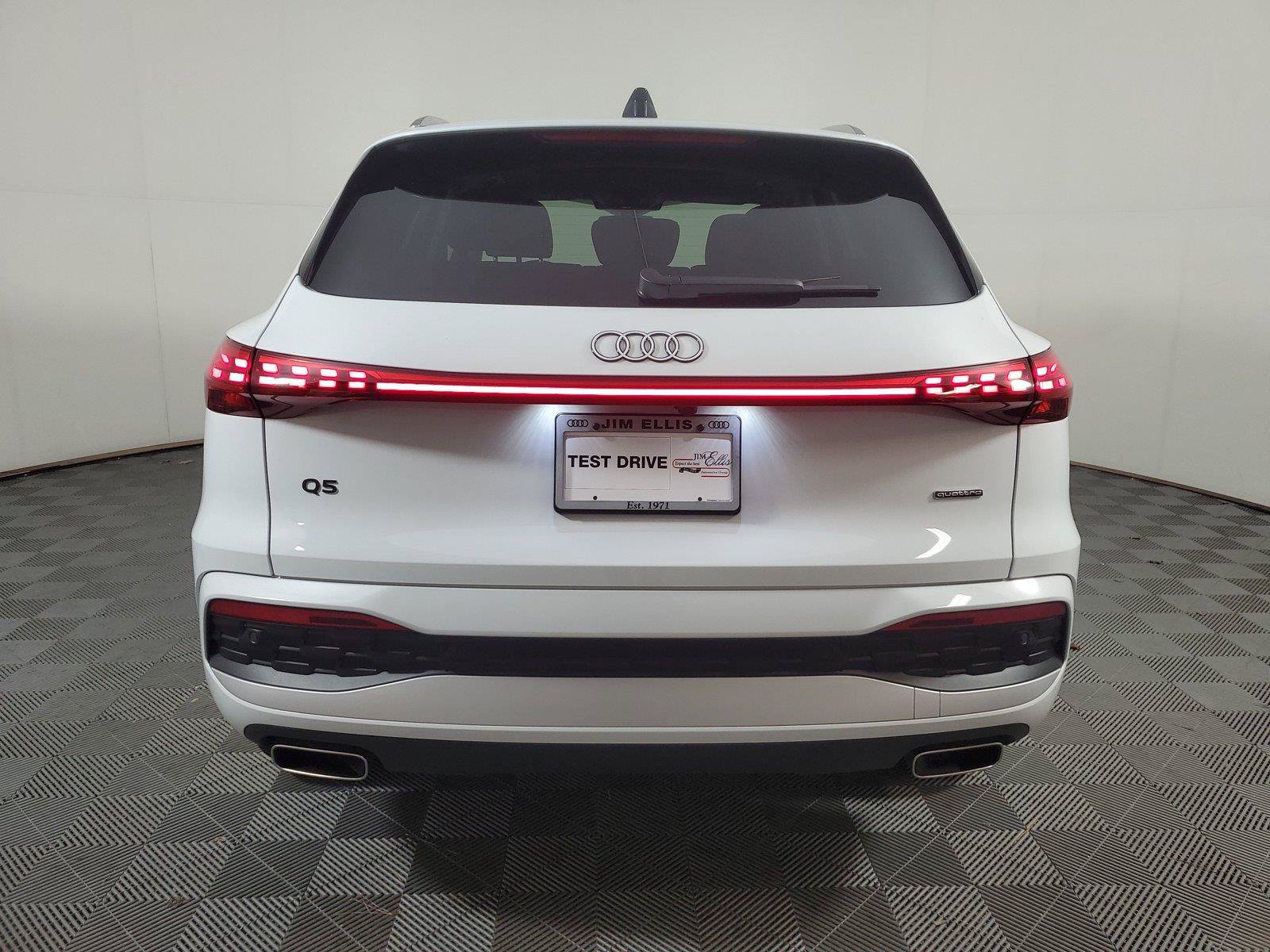 Certified 2025 Audi Q5 Premium w/ Convenience Package AWD/4WD image 5