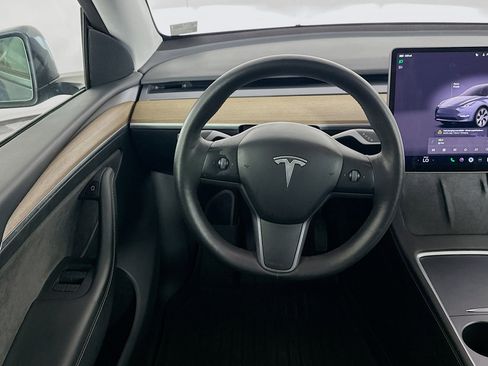 Used 2023 Tesla Model Y Long Range image 16