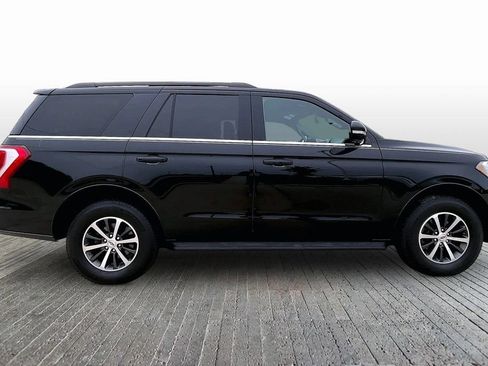 Used 2019 Ford Expedition XLT w/ Equipment Group 201A AWD/4WD image 8
