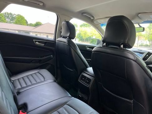 Used 2016 Ford Edge SEL w/ Equipment Group 201A AWD/4WD image 17