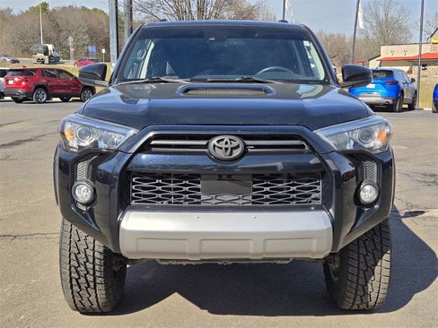 Used 2020 Toyota 4Runner TRD Off-Road image 2