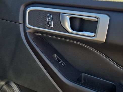 Used 2020 Ford Explorer XLT w/ Equipment Group 202A image 13