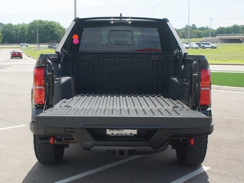 Used 2025 Toyota Tacoma TRD Pro AWD/4WD image 18