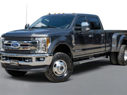 Used 2019 Ford F350 Lariat w/ Lariat Ultimate Package AWD/4WD image 4