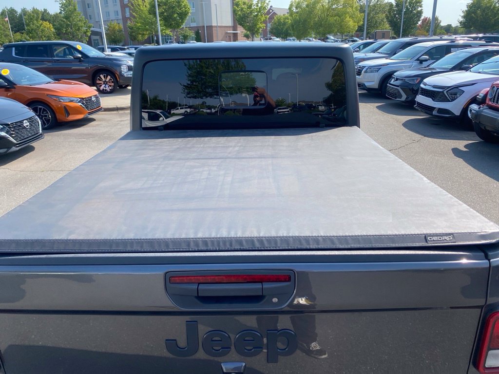 Used 2023 Jeep Gladiator Sport AWD/4WD image 14