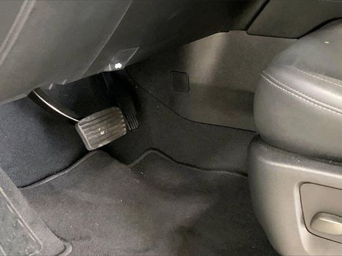 Used 2024 Chevrolet Suburban Z71 w/ Z71 Off-Road Package image 22