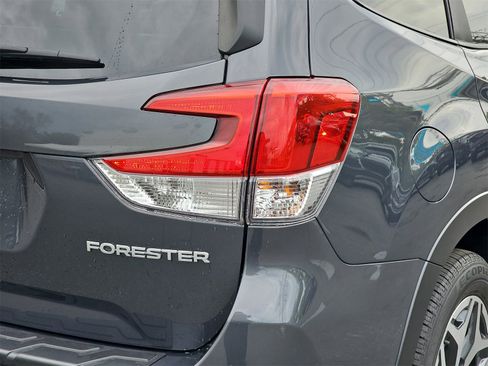 Used 2023 Subaru Forester Premium image 11