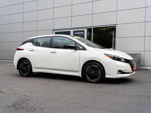 Certified 2025 Nissan Leaf SV Plus FWD image 29