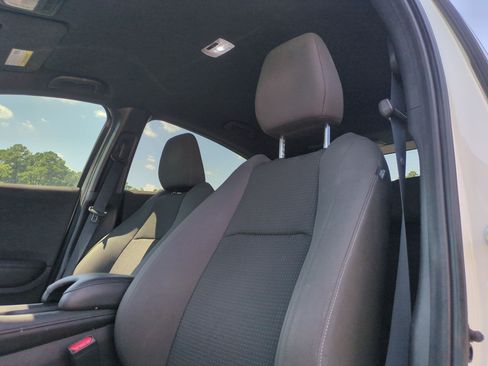 Used 2021 Honda HR-V Sport image 16