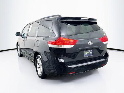 Used 2011 Toyota Sienna LE w/ Towing Pkg FWD image 5