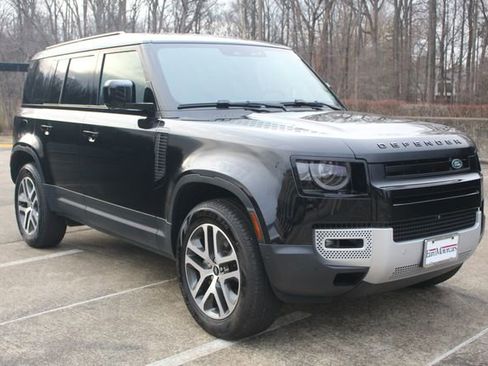 Used 2025 Land Rover Defender 110 S image 10