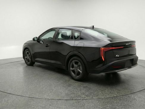 Used 2025 Kia K4 LXS image 6