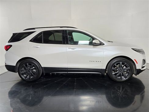 Used 2022 Chevrolet Equinox RS w/ RS Leather Package image 7