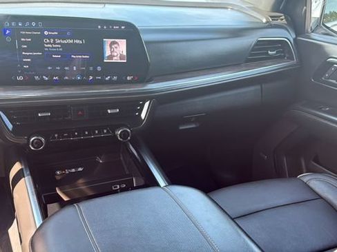Used 2025 Chevrolet Tahoe Premier RWD image 31
