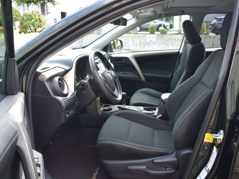 Used 2013 Toyota RAV4 XLE AWD/4WD image 18