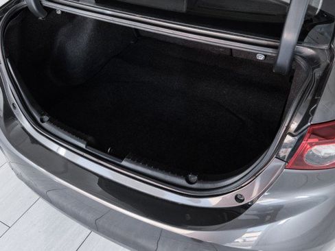 Used 2018 MAZDA MAZDA3 Touring FWD image 54