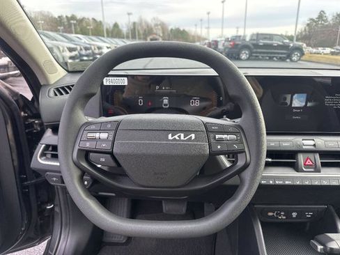 New 2025 Kia K4 LXS image 13