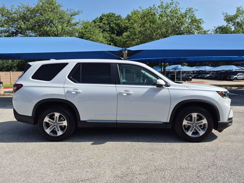 Certified 2025 Honda Pilot EX-L image 2