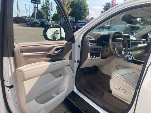 Certified 2023 GMC Yukon Denali w/ Advanced Technology Package AWD/4WD image 28
