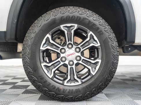 Used 2024 GMC Canyon AT4 w/ AT4 Premium Package AWD/4WD image 21