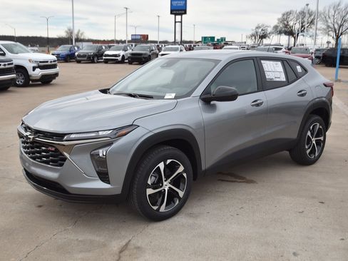 New 2026 Chevrolet Trax RS image 7