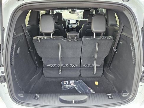 New 2026 Chrysler Pacifica Select image 14