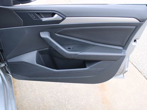 Certified 2024 Volkswagen Jetta Sport image 23