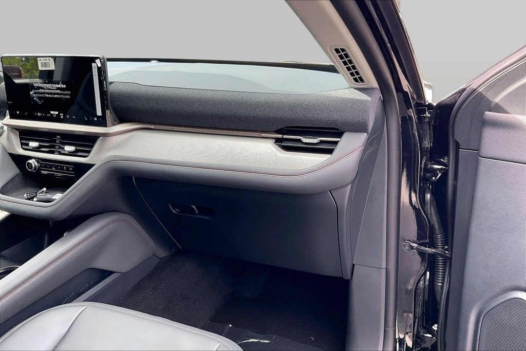 New 2026 Ford Explorer Active w/ Active Comfort Package RWD image 28