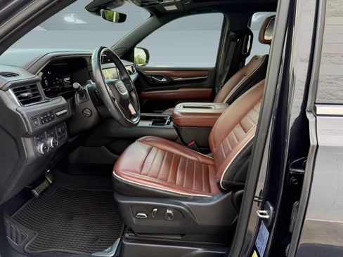 Used 2023 GMC Yukon Denali Ultimate AWD/4WD image 5
