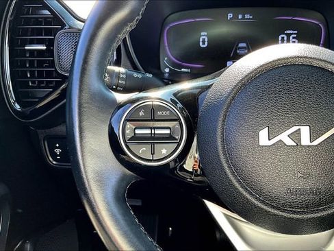 Used 2024 Kia Soul EX image 10