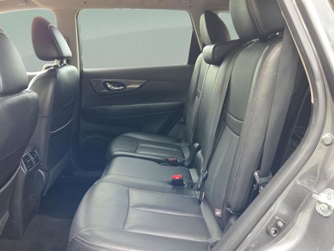 Used 2016 Nissan Rogue SL w/ SL Premium Package image 10