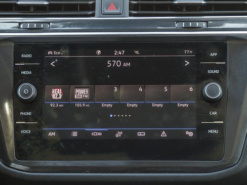 Used 2022 Volkswagen Tiguan SE image 15