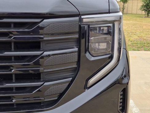 Used 2023 GMC Sierra 1500 Elevation AWD/4WD image 16