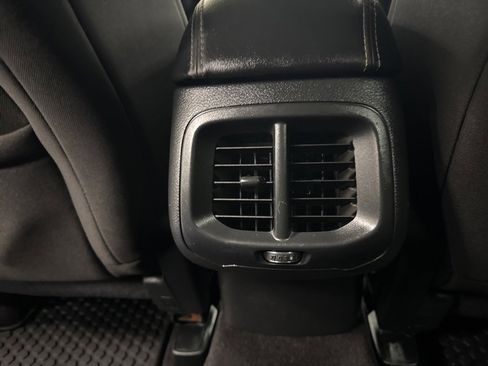 Used 2018 Jeep Cherokee Sport image 22