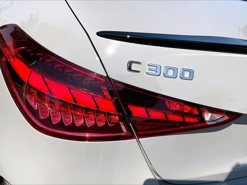 Used 2025 Mercedes-Benz C 300 4MATIC Sedan image 29