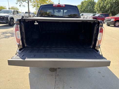 Used 2022 GMC Canyon Denali image 6