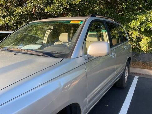 Used 2005 Toyota Highlander 2WD image 9