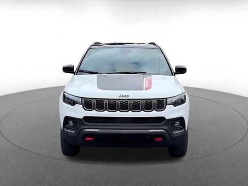 Used 2025 Jeep Compass Trailhawk AWD/4WD image 4