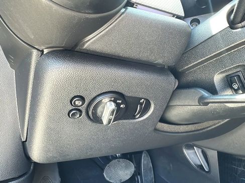 Used 2023 MINI Cooper 2-Door Hardtop image 15