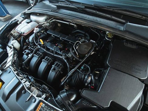 Used 2014 Ford Focus Titanium image 29