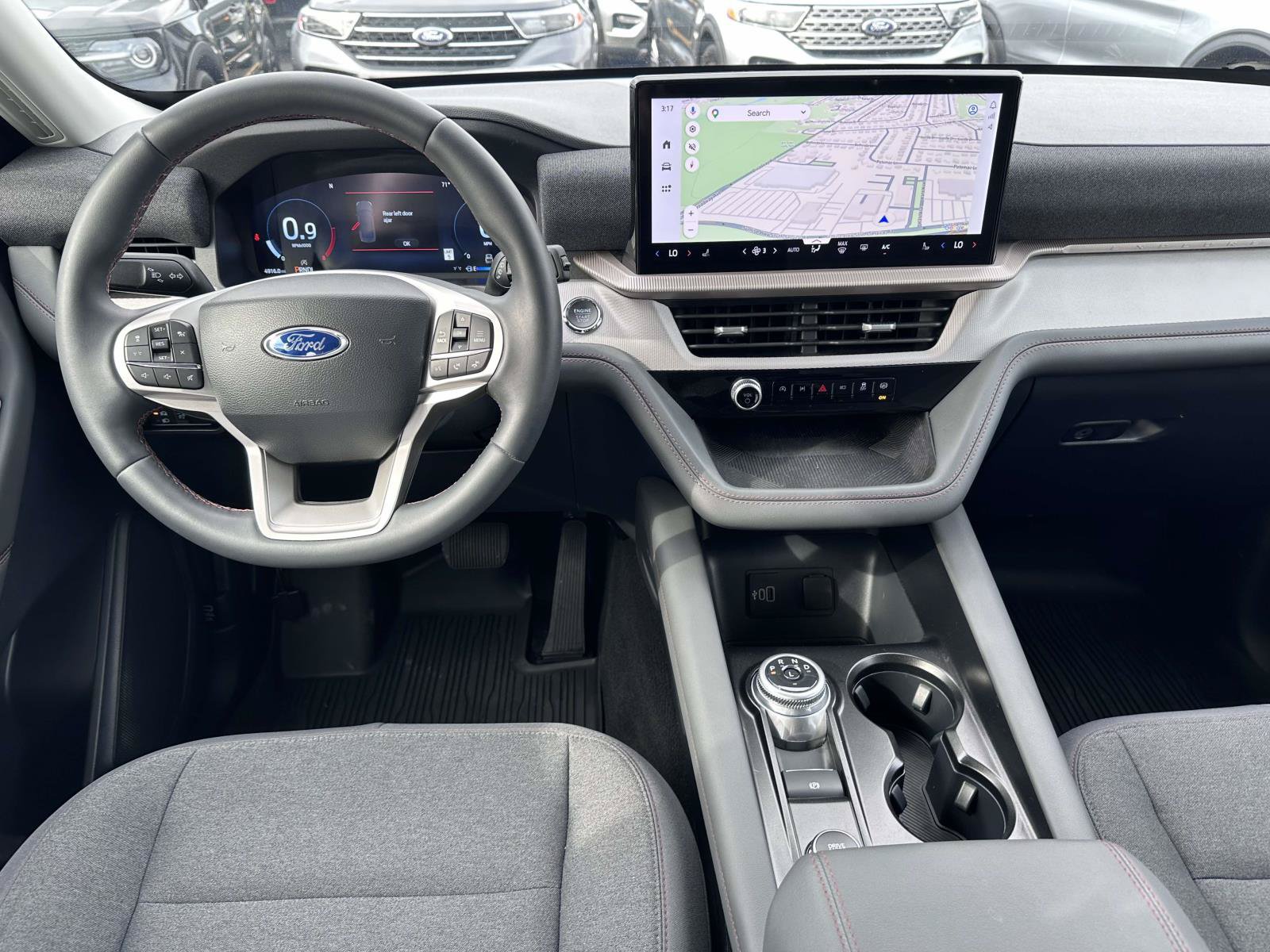 Used 2026 Ford Explorer Active AWD/4WD image 17
